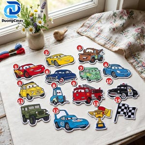 Geborduurde strijkpatch met raceauto, cartoonpatch, patch voor jassen, hoeden, tassen, bliksemauto cadeau voor hem, cadeau voor een magische reis