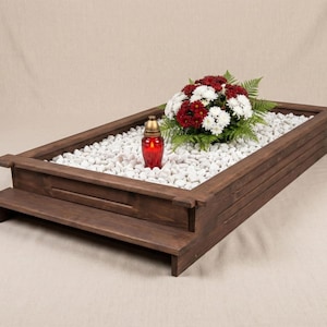 Marco de tumba de madera con estante, Grabrahmen, Grabeinfassung, Grave framing, Encadrement de tombe, Graf inlijsten