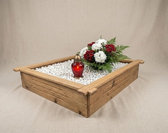 Wooden grave frame square urn, Grabrahmen, Grabeinfassung, Grave framing, Encadrement de tombe, Graf inlijsten
