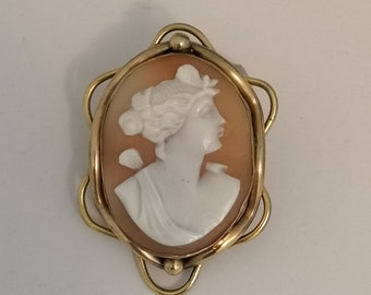 Antique Victorian Hand Carved Shell Cameo Brooch Pin