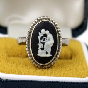 Vintage Boxed Wedgwood Ring Sterling Silver Black Jasperware Cameo US Size 6.75 or UK N