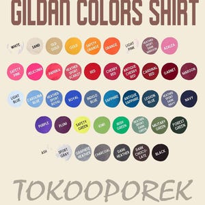 Puede incluir: Una carta de colores para camisetas Gildan, con una variedad de colores como blanco, negro, rojo y azul. El texto "GILDAN COLORS SHIRT" est&aacute; en la parte superior, con la palabra "TOKOOPOREK" en la parte inferior.