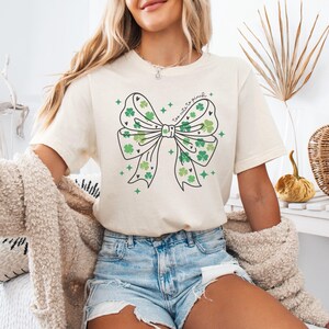 St Patrick&#39;s Day Coquette Bow Shirt, Lucky Cowgirl shirt, St Patricks Day Shirt, St Patricks Day Crewneck, St Patricks Day Gift For Women