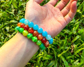 Bracelet en agate naturelle fait main : cristaux de guérison rouges, verts et bleus