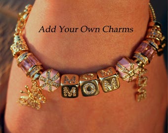 Bracelet à breloques personnalisé en or 18 carats : bijoux lettres personnalisés