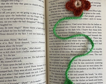 handmade orange flower bookmark, floral, gift, sunflower, bookmark, book lover gift, crochet flower, crochet daisy