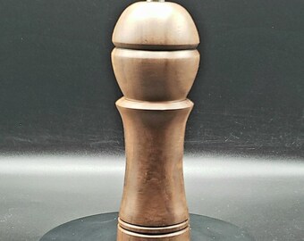 Macinapepe in noce figurato