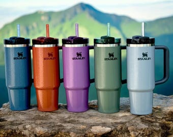 Colección Stanley Hammertone - Vaso H2.0 Flowstate de 30 oz con grabado láser personalizado - Arcilla, Verde, Laca, Lila, Plata
