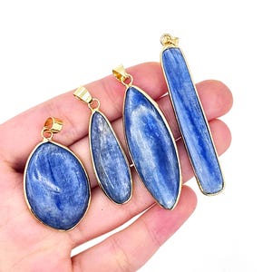 Irregular Polishing Natural No Dyeing Kyanite Stone Pendant,18 Gold Plated Hemming Kyanite Gemstone Mineral Ore Energy Healing Stone Charms