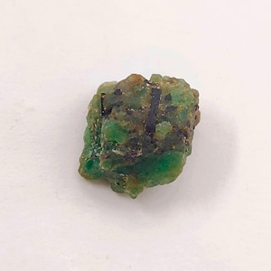 Natural Emerald Untreated Unheated Green Rough Loose Gemstone Zambia Green Emerald Rough Gemstone Z66