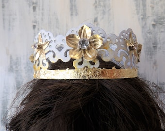 White and gold crown Star and flower metal crown ,  rhinestones Statue santos doll tiara ,  3 1/4" candle crown cake topper  WG3