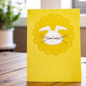 Gelber Osterhasen Frühling Grußkarte - Handgemachte Osterkarte für Kinder und Erwachsene, Frühlingskarten, Karten für Ostern, Handgemachte Karte
