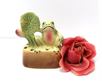 VTG Pottery Flower Frog/ Cute Toad or Frog and Lily Pad/ Ceramic Figural Flower Arranger Nine Holes