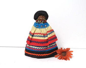 Vintage Seminole Native American Doll / Florida Palm Fiber Folk Art/ Bead Necklace, Earrings