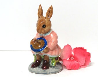Vintage Royal Doulton Buntie Bunnykins/ HELPING MOTHER Porcelain Rabbit Figurine DB2/ Color Variation