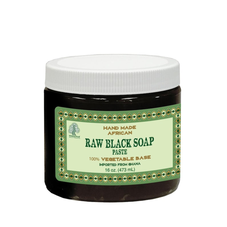 Pu&ograve; includere: Un barattolo da 473 ml di pasta di sapone nero. Il barattolo ha un coperchio bianco e un'etichetta verde e dorata che recita "Sapone nero grezzo africano fatto a mano Pasta 100% base vegetale Importato dal Ghana".