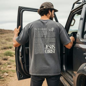 Camiseta cristiana "Fe sobre el miedo" / Camiseta cristiana con colores cómodos / Arte bíblico único y portátil / Ropa unisex inspirada en las Escrituras
