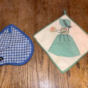 2 Vintage Homemade Potholders Heart with a Chicken and Maiden Girl Cloth Coaster