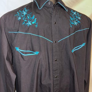 Ely Cattleman Western Black Pearl Snap Floral besticktes Westernhemd Herren XL