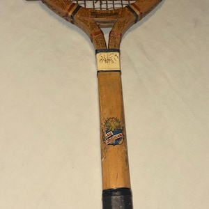 Ancienne raquette de Tennis de chez Wright & Ditson