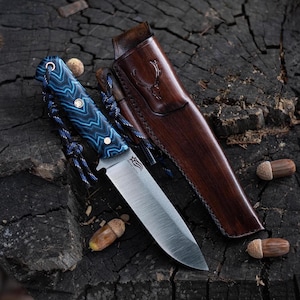 Handmade Bushcraft Knife with Leather Sheath, Skinner Knife, Survival Gear, Camping Knife, Gift for Hunter, Outdoor Knife Collector Damascus