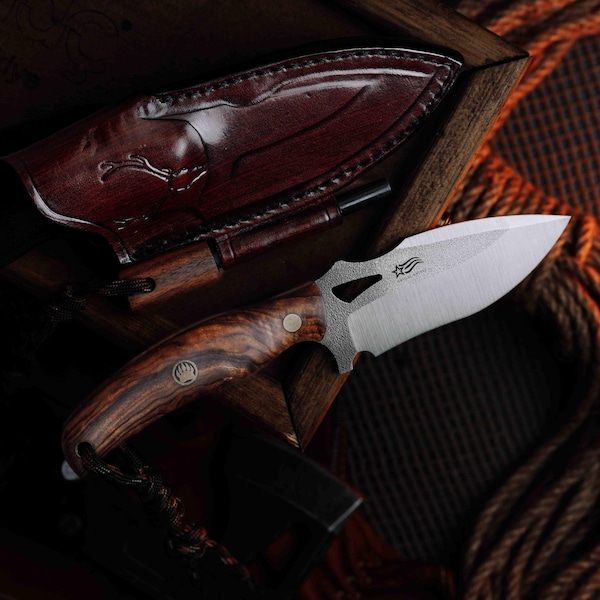 Cuchillo de camping hecho a mano / Mango de madera de nogal, funda de cuero, acero inoxidable N690