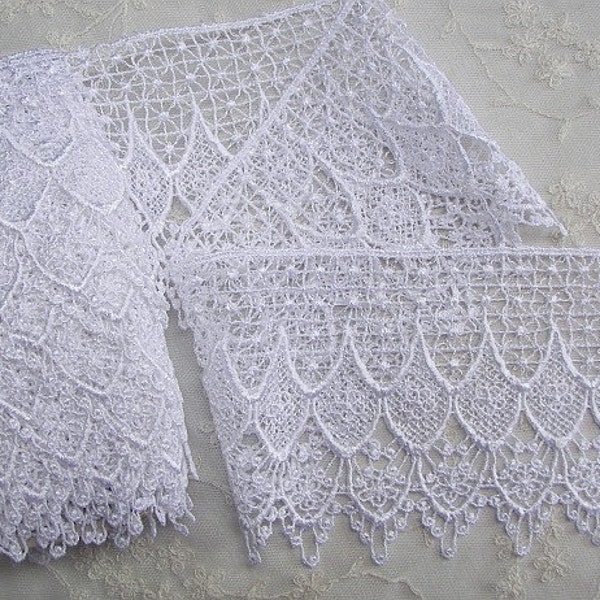 Vintage Chic delicate White Venise Lace for bridal accessories altered couture and costume design