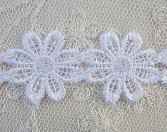 2 yds Shabby Chic WHITE Venise Daisy Flower Lace for Quilt  Bridal Clothing Pillow Couture Jewelry designs