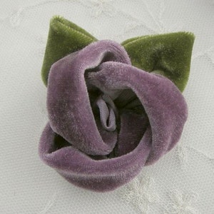 2 pc Grape Velvet Ribbon Rose Fabric Flower Floral Applique Garden Hat Hair Bow Corsage Pageant Bridal Clothing Dress Sewing Embellishment