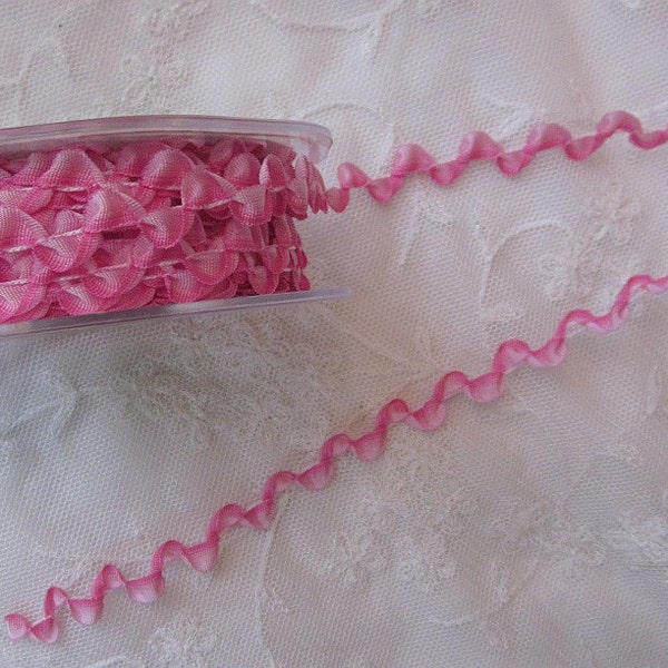 2yd Pink Ombre Ric Rak Ribbon Trim Scrapbook Doll Quilt