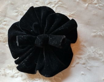 Black Velvet Ribbon Rose Fabric Flower Floral Applique Garden Hat Bow Corsage Pageant Bridal Dress Lapel Pin Hair Accessory Embellishment