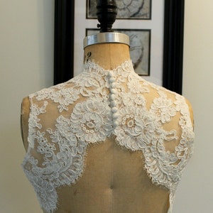 Sleeveless Keyhole Back Alencon Lace Bridal Bolero image 2