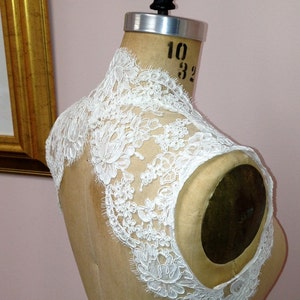 Sleeveless Keyhole Back Alencon Lace Bridal Bolero image 4