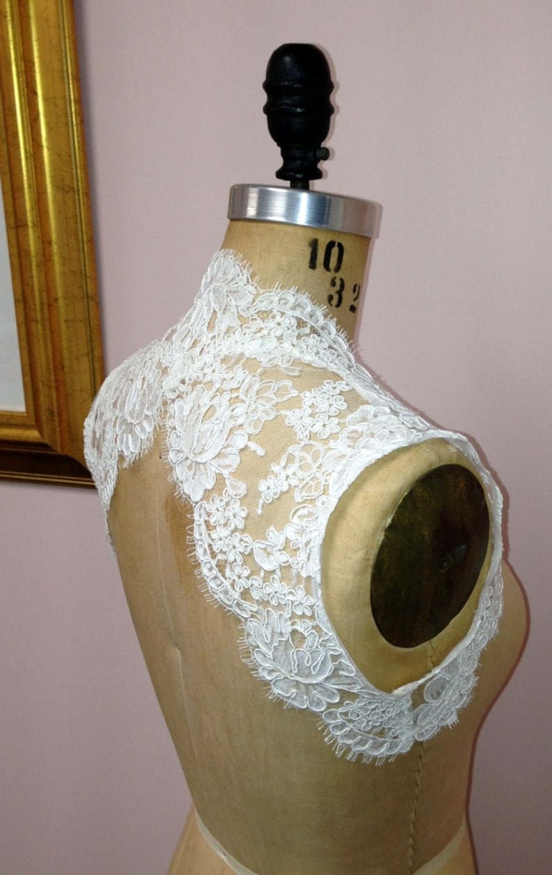 Sleeveless Keyhole Back Alencon Lace Bridal Bolero image 4