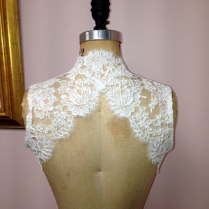 Sleeveless Keyhole Back Alencon Lace Bridal Bolero image 1