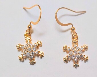 Boucles d'oreilles flocon de neige/Boucles d'oreilles flocon de neige en or/Boucles d'oreilles flocon de neige zircone cubique/Cadeau de vacances pour fille et femme/Bling des fêtes/Bijoux d'hiver