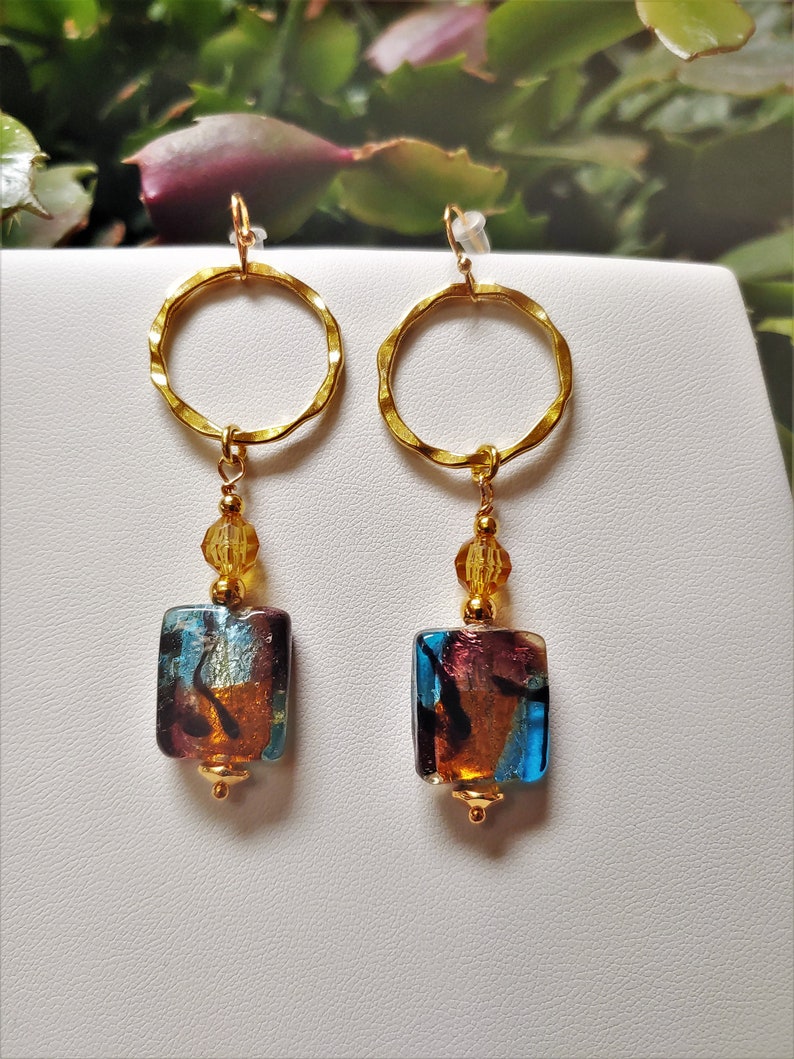 Boucles doreilles en verre fondu dichroïque / Boucles doreilles en verre fondu Gold Dangle / Boucles doreilles en verre fondu et en cristal / Cadeau toutes occasions pour elle / image 3