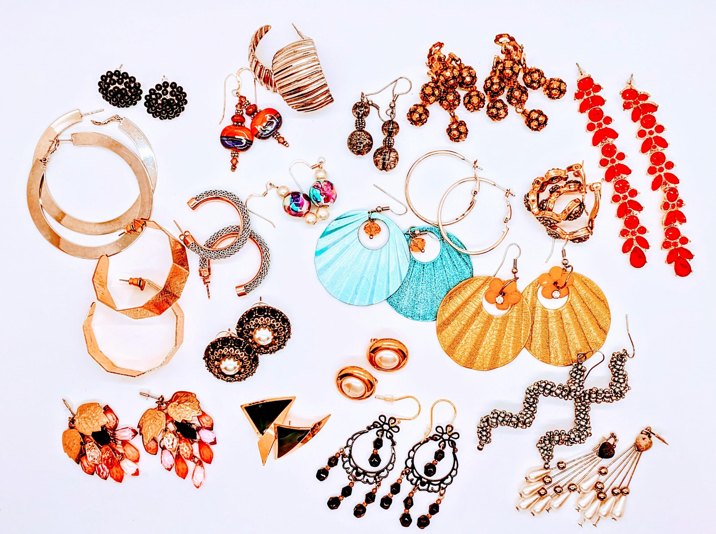 Lot De Bijoux Vintage Anciens - Clips Et Boucles D'oreilles Fantaisie Rétro - à Nettoyer