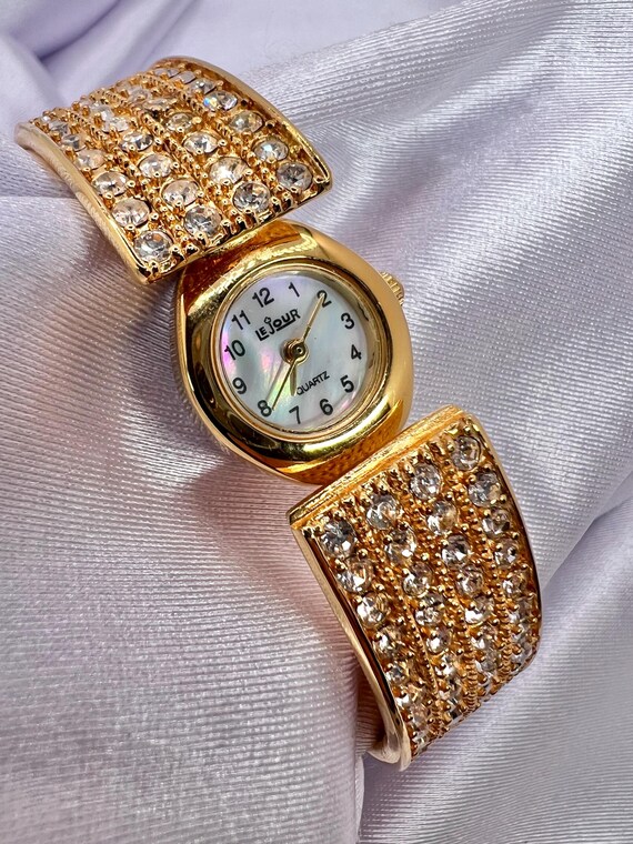 Vintage Le Jour Gold Tone Women’s Watch Bangle Cuff Mother Of Pearl Dial dainty preppy chic crystals rhinestones hide and seek peek a boo