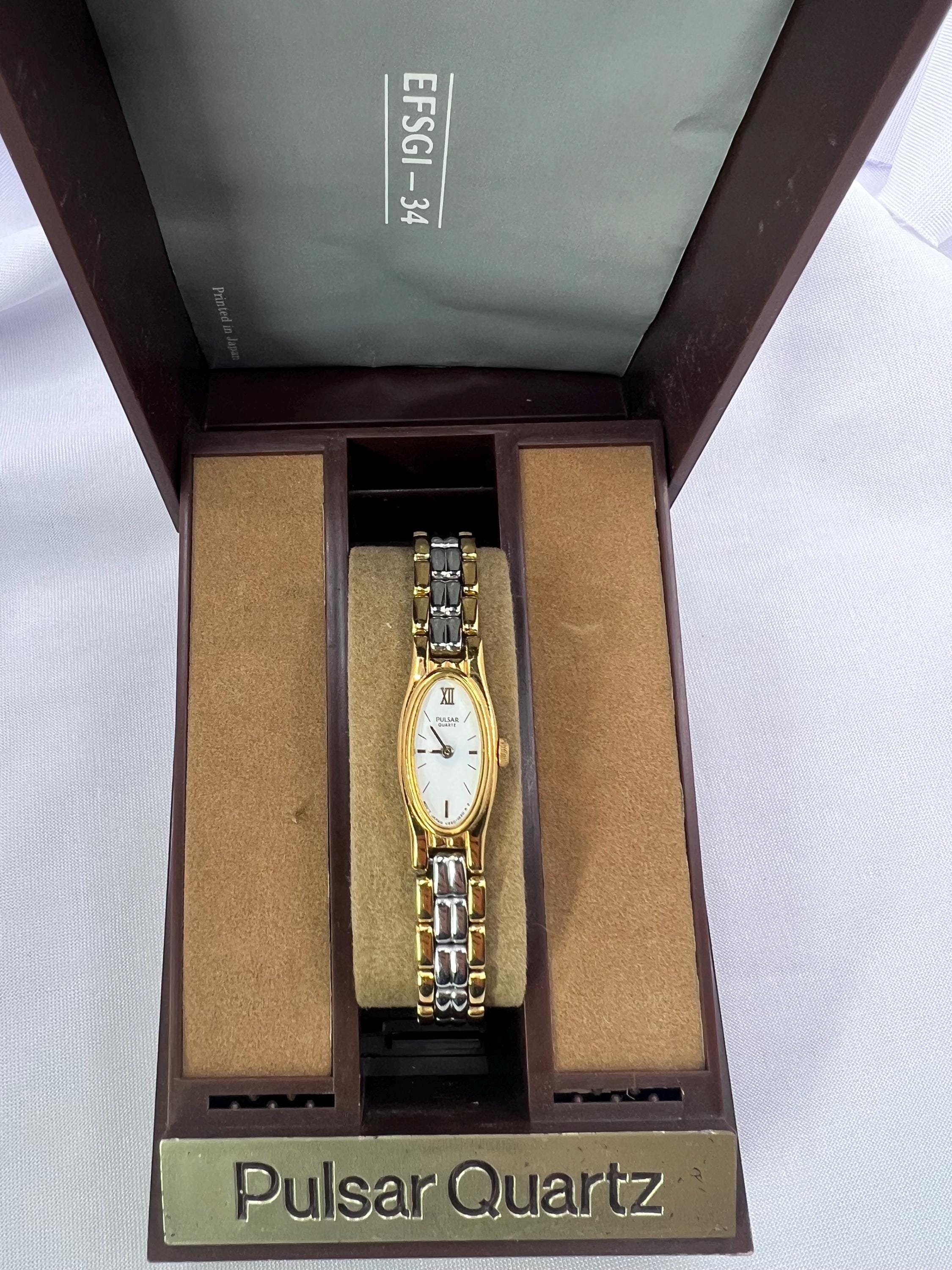 Rare Oval Thin Pulsar Two Tone Gold Silver Stainless V220-6190