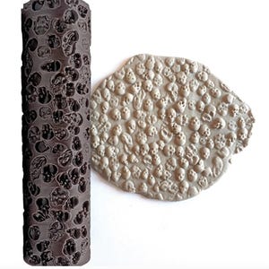 Skull Texture Roller for Clay, Halloween Pottery Tool, Gothic Pattern Stamp, Polymer Clay Embossing Roller, Tabletop Terrain Tool