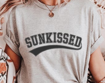 SUNKISSED Gray T-Shirt: Preppy Varsity Graphic Tee