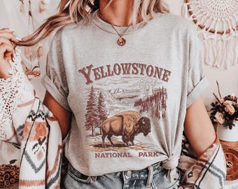 Unique Yellowstone Bison Shirt - Vintage National Park Tee - Buffalo T-shırt - Retro Wildlife Gift - Outdoors Western Adventure