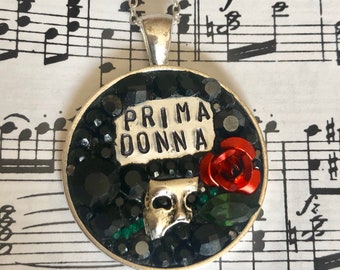 Prima Donna Pendant