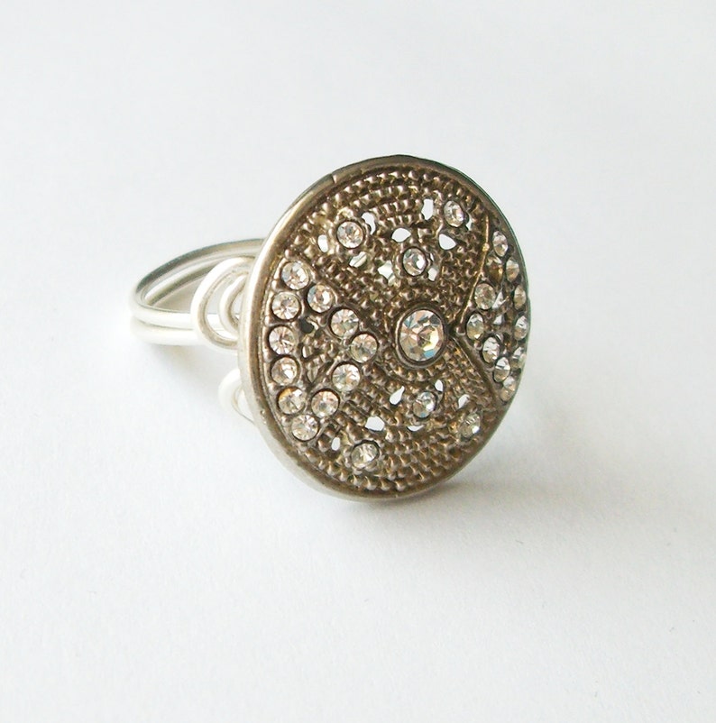 Art Deco Vintage Button Ring - Etsy