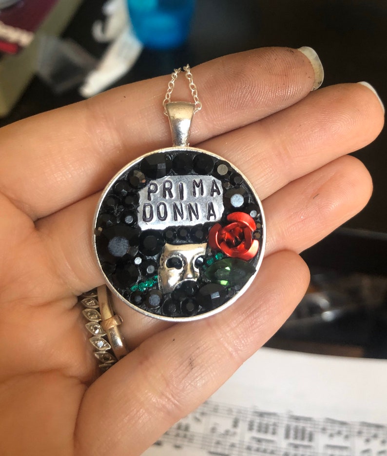 Prima Donna Pendant image 3