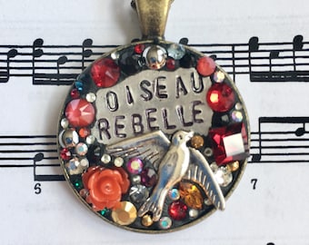 Oiseau Rebelle Pendant