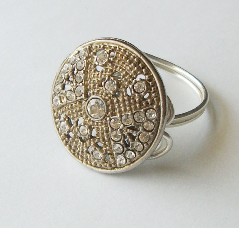 Art Deco Vintage Button Ring - Etsy