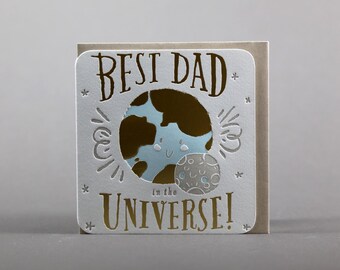 Carte de fête des pères en feuille d'or - carte de voeux typographique univers papa