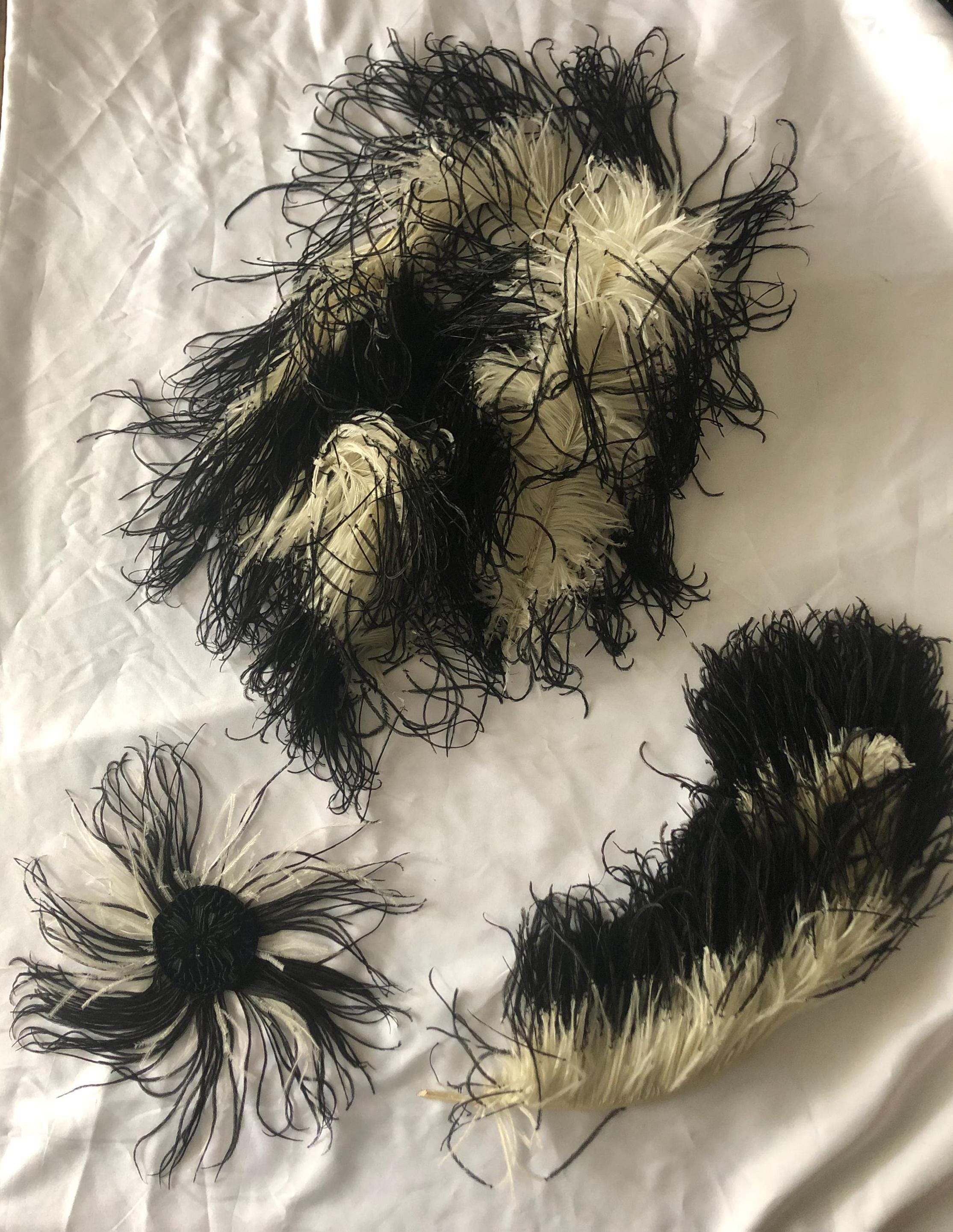 RARE Ensemble 3 Hand Threaded Antique French Black White Victorian Edwardian Ostrich Feathers Plumes Collar Hat Corsage